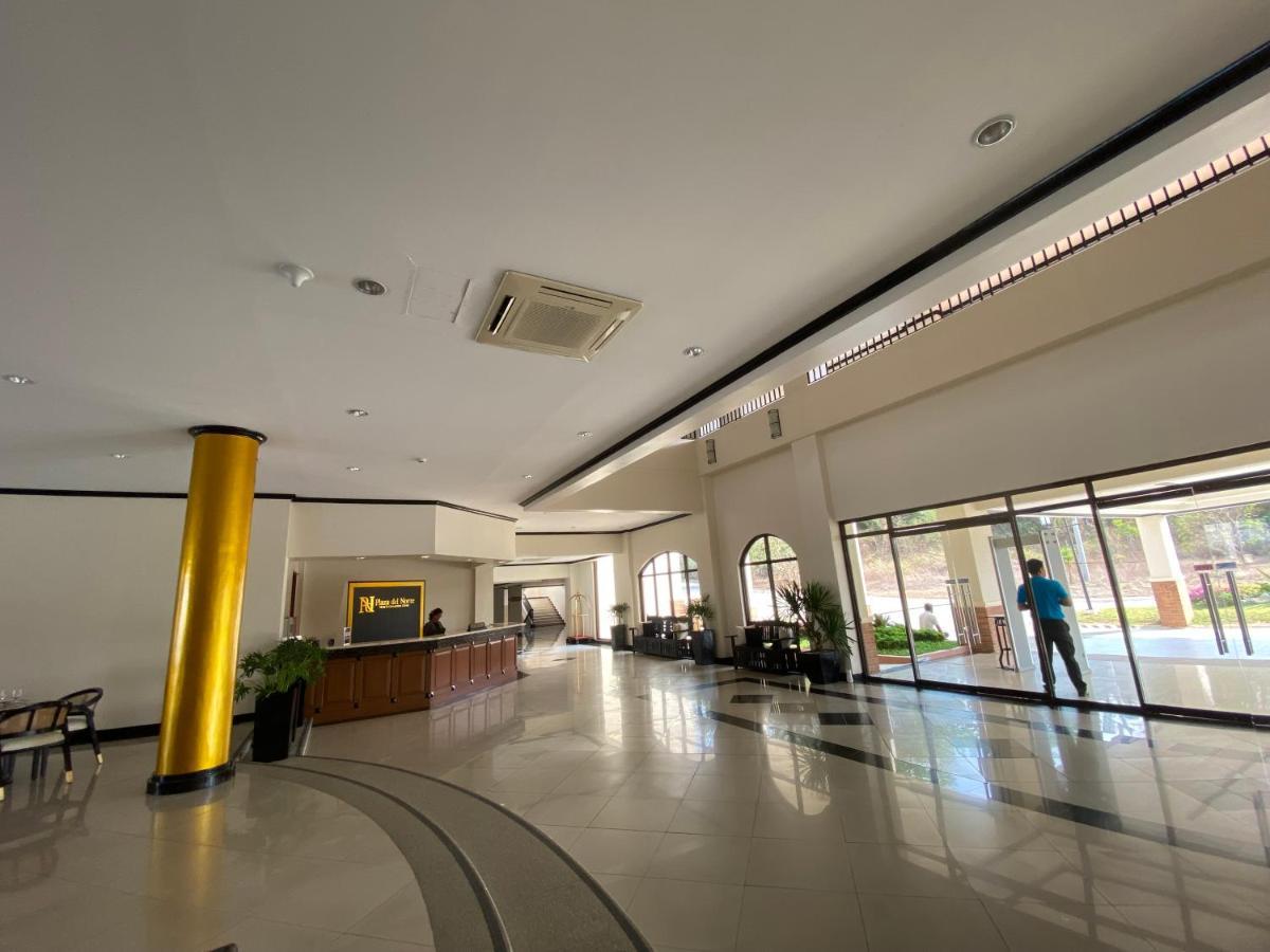 Plaza Del Norte Hotel And Convention Center Лаолаг Екстериор снимка